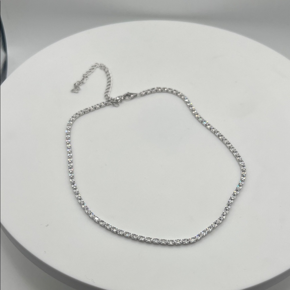 762. Elegant Silver Choker Necklace